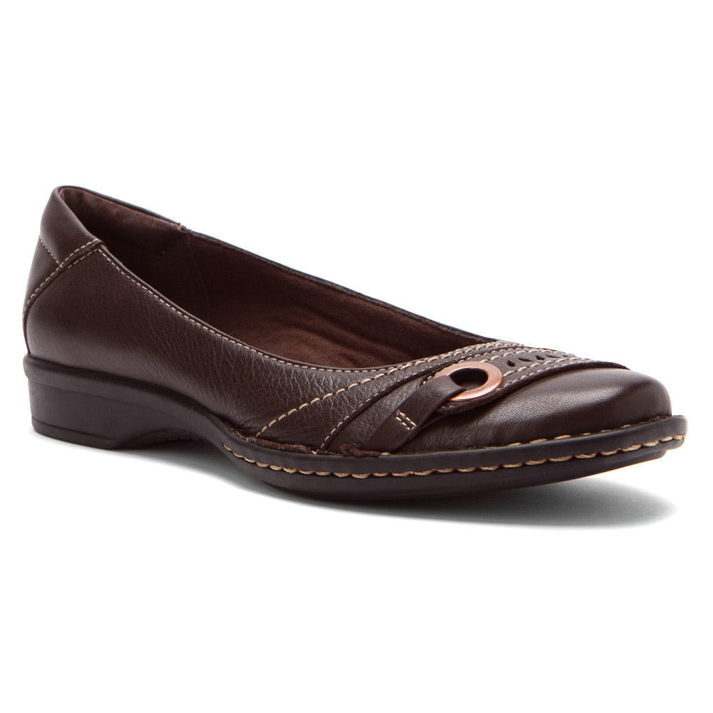 Clarks Flats and Oxfords for Women