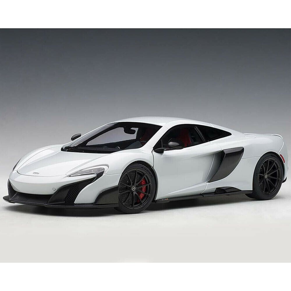 AUTOart 76046 1/18 マクラーレン 675LT ホワイト 1/18 Mclaren 675Lt Silica White Full Open Composite Model