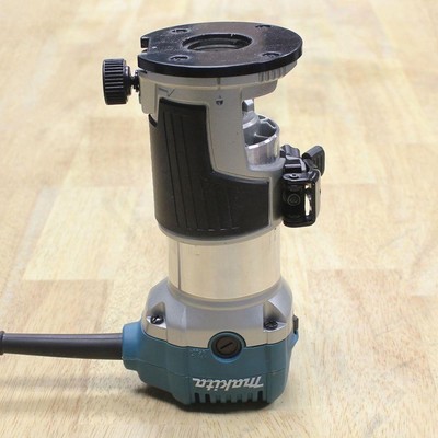 Makita Compact Router Kit Corded Plunge Base Variable Speed 6.5 Amp 1-1/4 HP