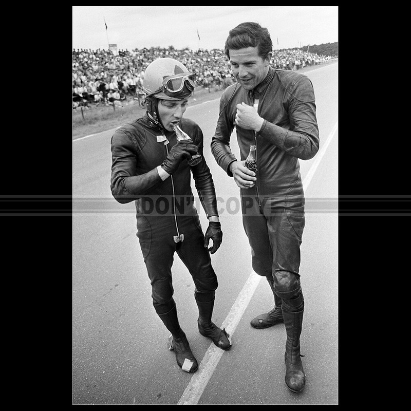 Photo M.000538 Phil Read & Bill Ivy Dutch Tt Grand Prix