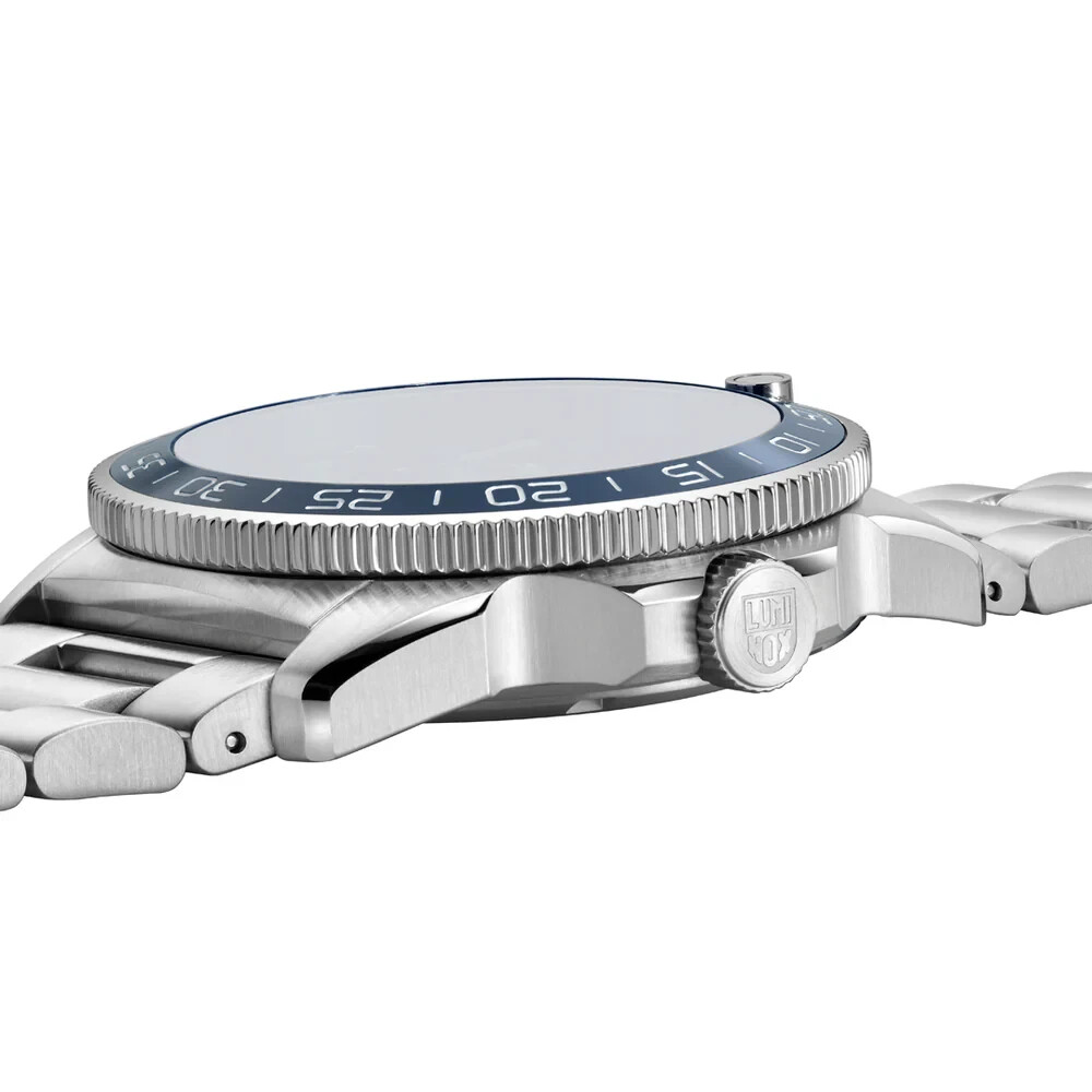 Pre-owned Luminox Xs.3104 Pacific Diver Automatic Dive Swiss Watch, 42mm Sapphire Glass