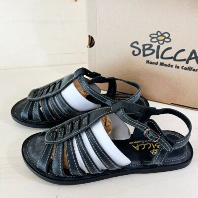 NIB Sbicca Issa Black Flat Strappy Sandals 8 Top Stitching NEW