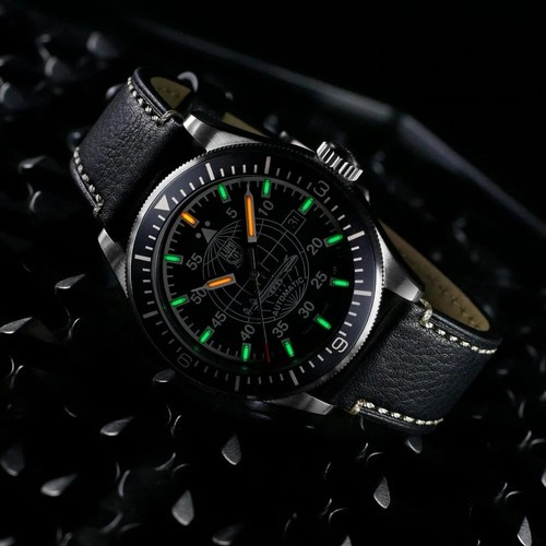 Pre-owned Luminox Constellation Automatic Black Dial Leather Band Men's Watch Xa.9601
