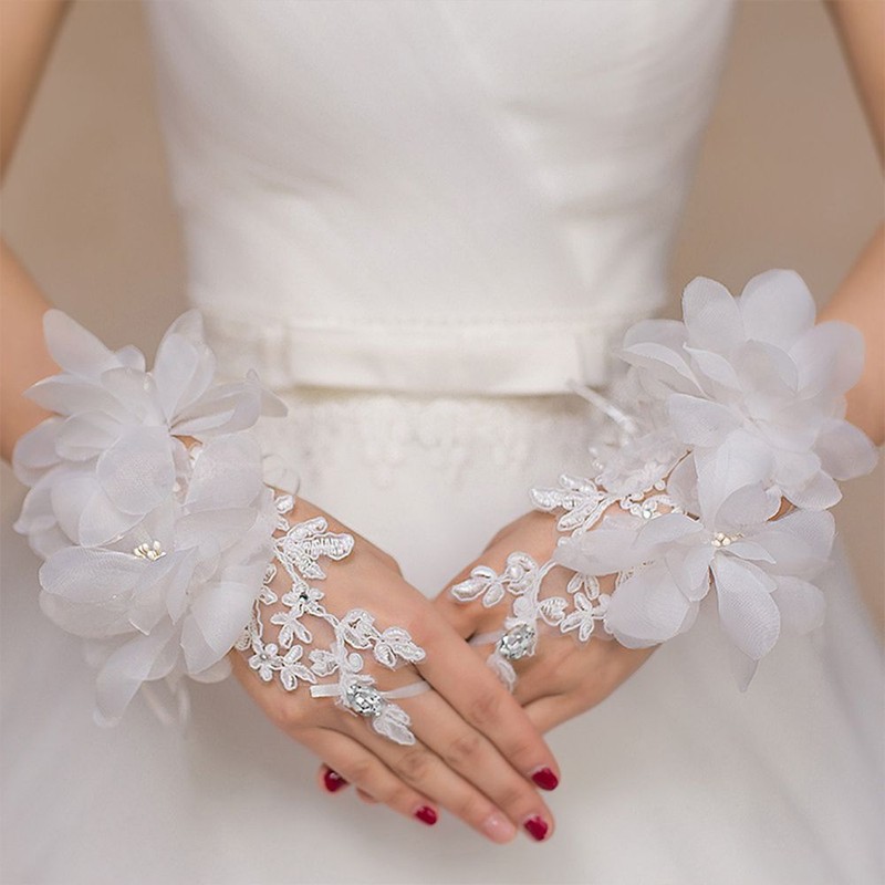 Fashion Luxury Lace Hollow Rhinestone Flowers Bridal Fingerless