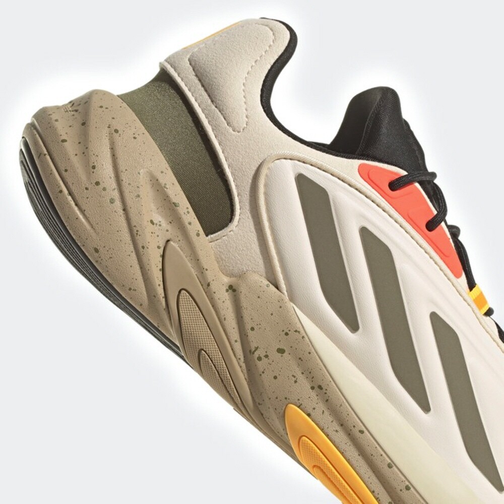 black trainers women waterproof