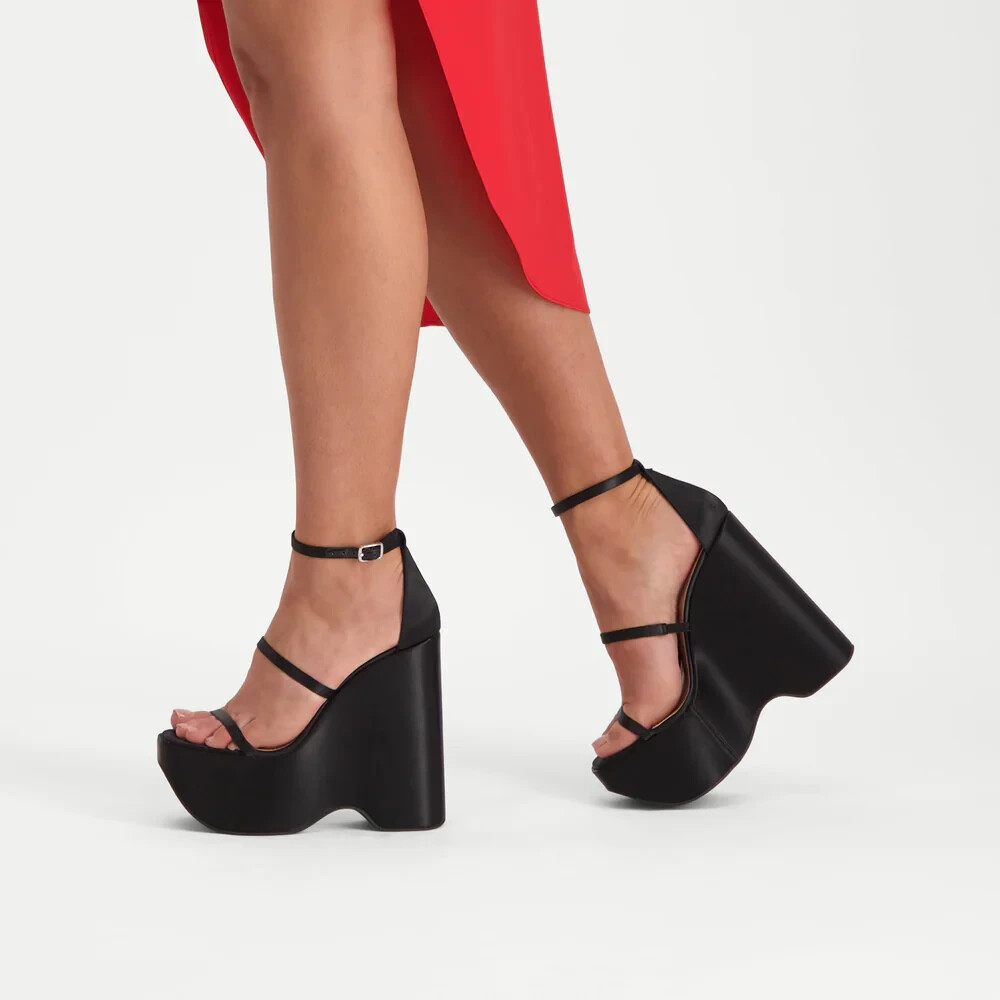 【Steve Madden】ワウナサンダル Amazon.com | Steve Madden Women's Rocket Sneaker, Black