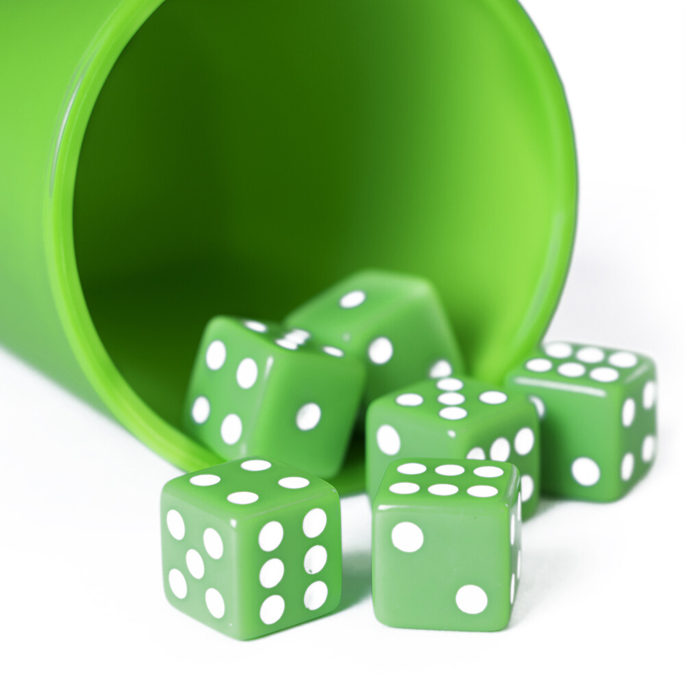 игровой кубик. зеленый игральный кубик. игральные кости зеленые. игральные кости печать. прозрачные игральные кости.