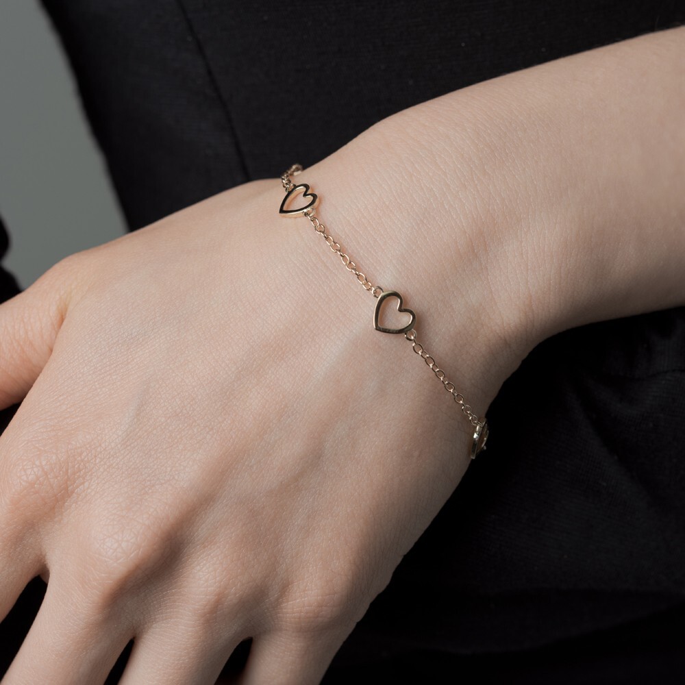 ★人氣★LOVE ME MONSTER★Basic Round Chain Bracelet Open Heart Chain Bracelet- Fascinating Diamonds | eBay