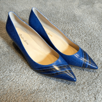 Women s Reindee Lusion Blue Kitty Heel Pointed Toe Shoes Denim Look Size 11 NEW