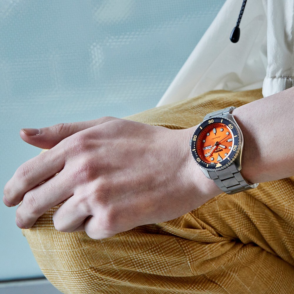 Pre-owned Seiko 5 Sports Srpd59 Automatic 10 Atm Water Resistant 42.5mm Orange Men's Watch