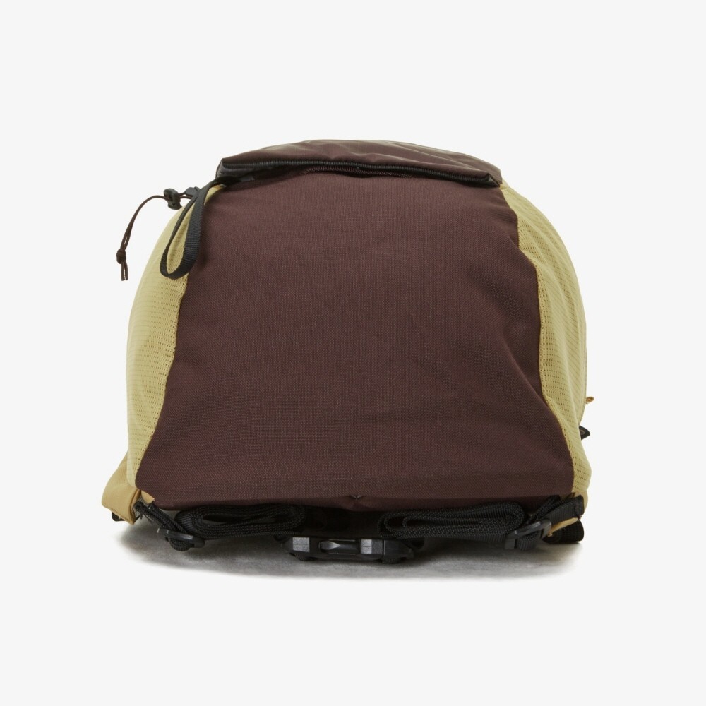 New THE NORTH FACE BASIN 24 Liter HIKING BACKPACK LIGHT