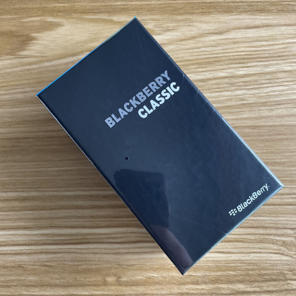 BlackBerry Classic Q20 16GB 4G LTE Unlocked Qwerty Keyboard