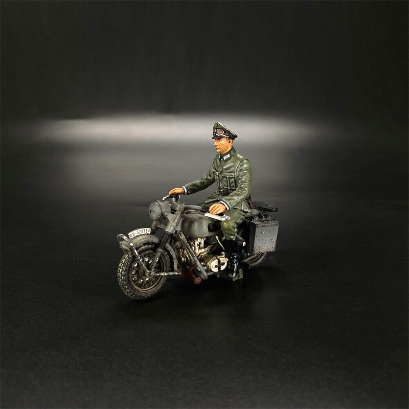 War Park Miniatures Whermacht Officer Riding Motorcycle - Battle Of Kursk Ku101