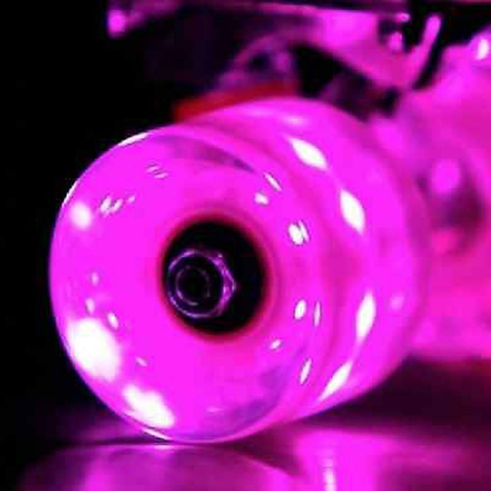 Со светящимися колесами. Пенни борд светящиеся колеса. Со светящимися колесами. Светящиеся колеса для самоката. Пенни борд круизер.