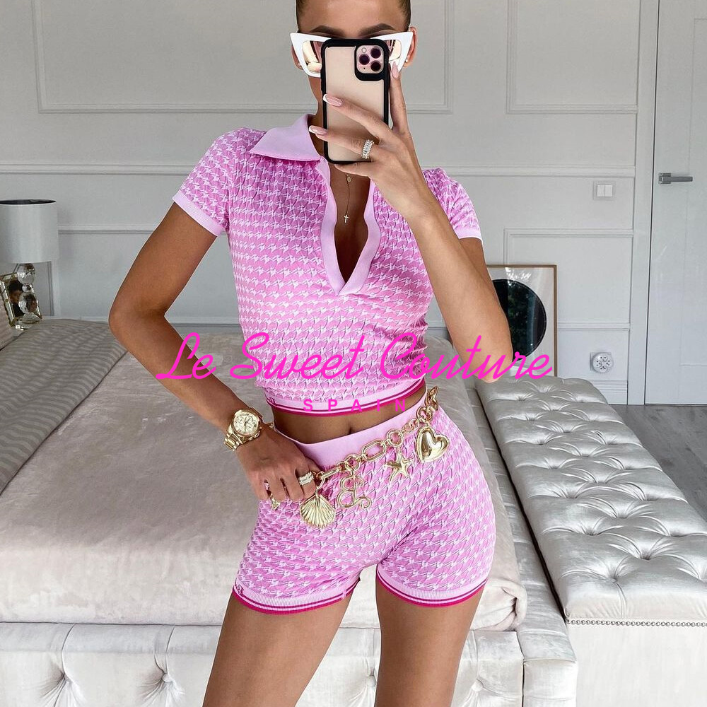 ZARA Barbie ポロシャツ Barbie and Zara's Newest Product Haul | License Global