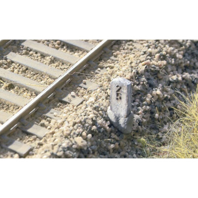 MBZ 80007 Kilometersteine Normalausfuhrung - Milestones (2) 20 Stick HO Scale