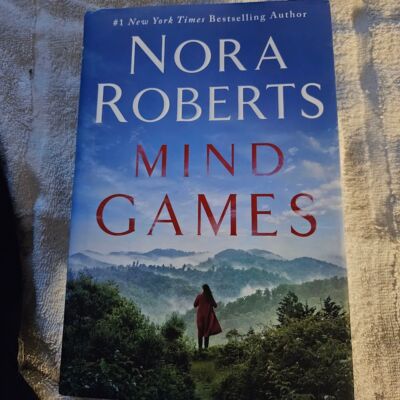 Nora Roberts 'Mind Games' Paperback Novel - Romantic Suspense Thriller Book