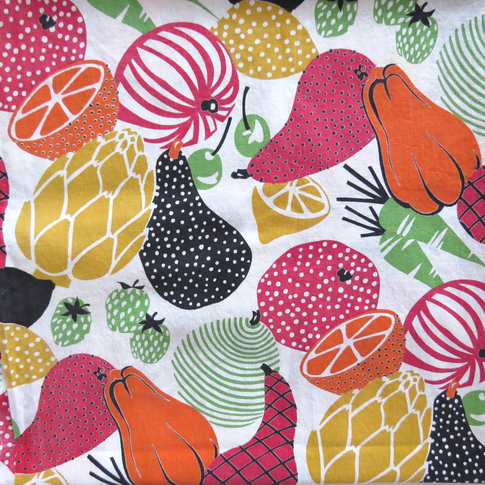 Vintage 50s Fruit & Veggie Print Cotton Fabric 35x1.6yd
