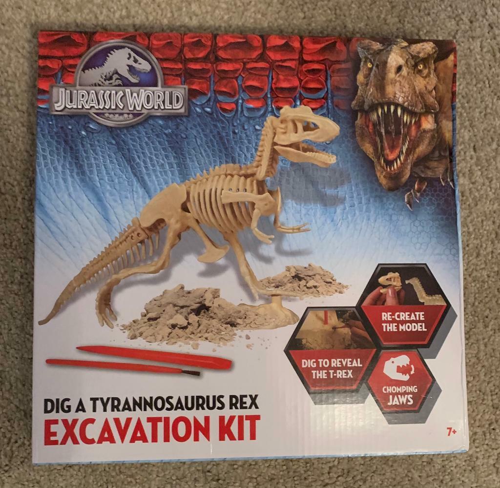 jurassic world t rex model dig kit