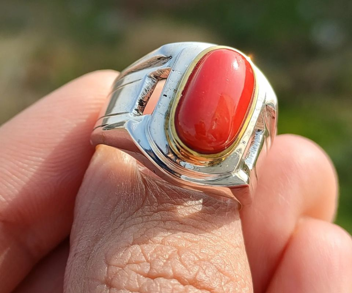 New MADARANINGEN A⁄W 2020 collection Oval Ring 18k gold