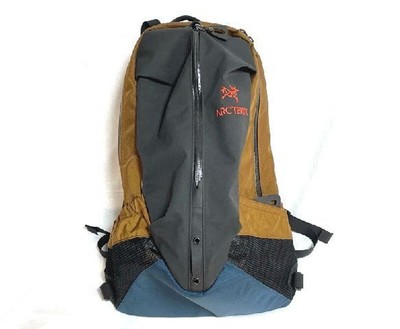 ARRO 22 Black Khaki Navy Blue ARC'TERYX × BEAMS Collaboration Backpack 2018 Ltd