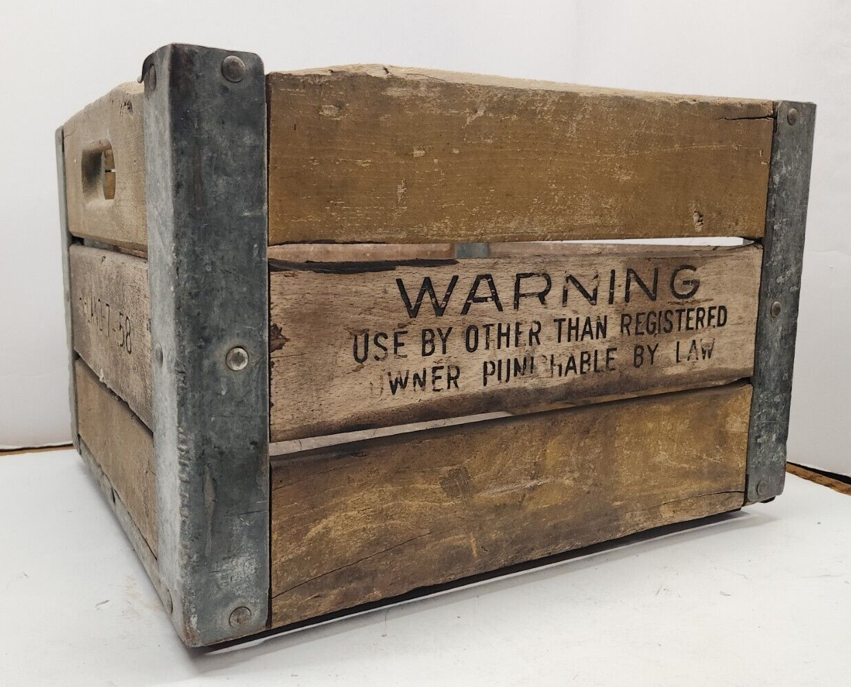 VINTAGE 1958 WOOD WIRE METAL MILK CRATE HI-LAND Dairies
