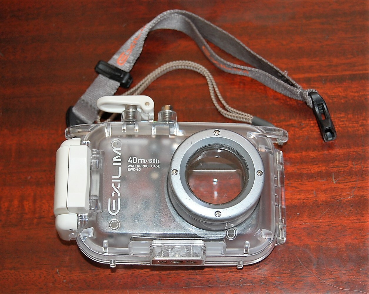 CASIO EXILIM EX-S600 本体 + EWC-60 CASIO EWC-60 Underwater Case for Exilim EX S600 and EX-S500