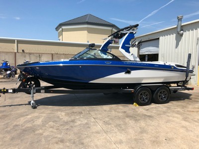 2016 Centurion Enzo SV233 Ski/Wakeboard Boats