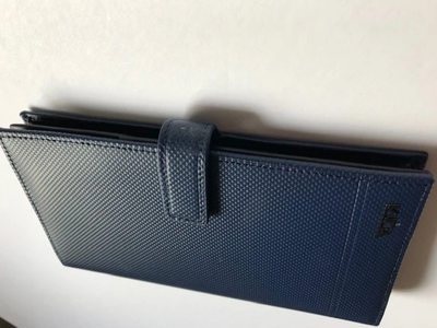 tumi blue wallet