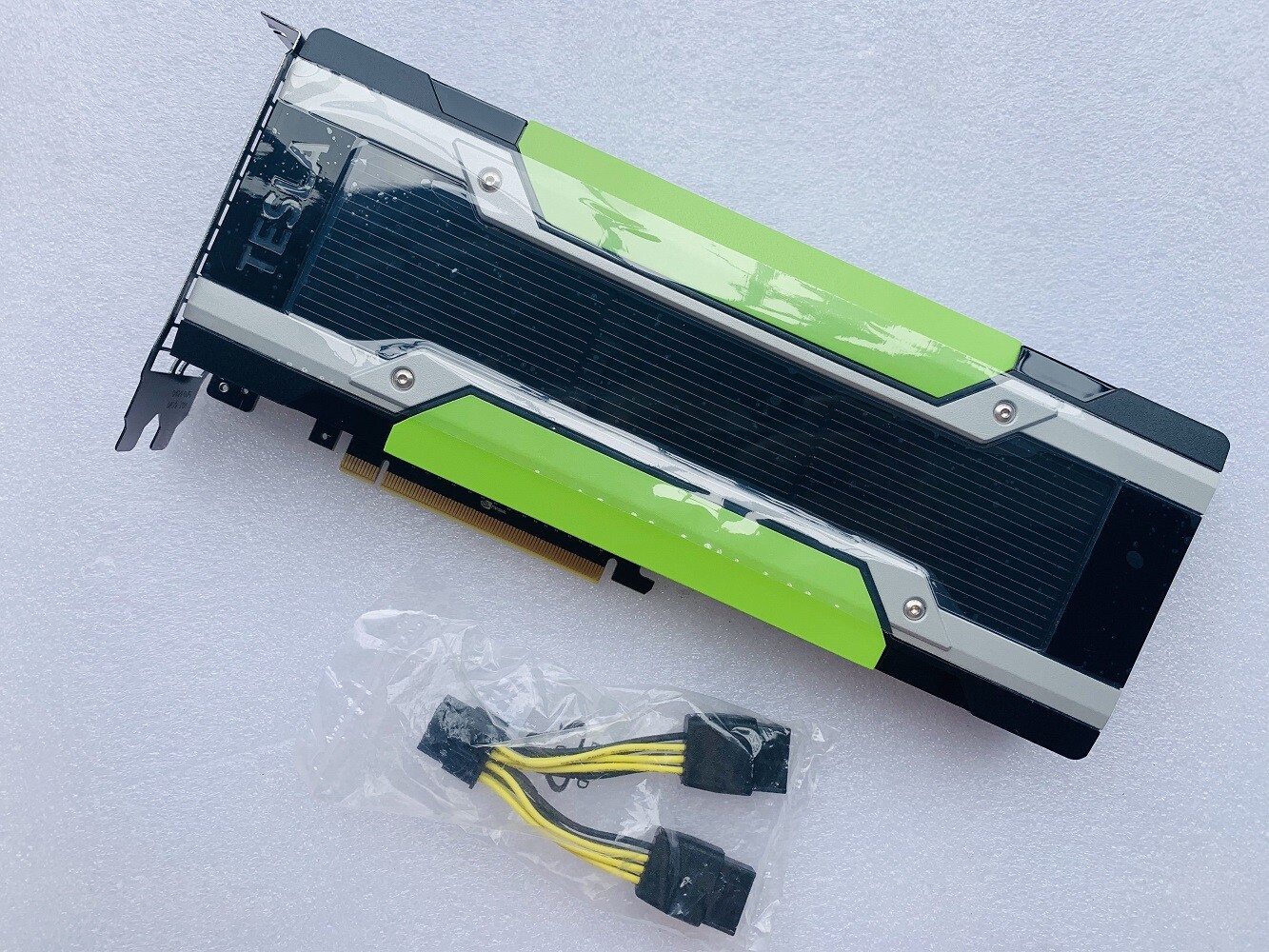 グラフィックボード・グラボ・ビデオカード NVIDIA TESLA K80 24GB NVIDIA Tesla K80 24GB PCI-e 3.0 x16 GDDR5 CUDA Accelerator