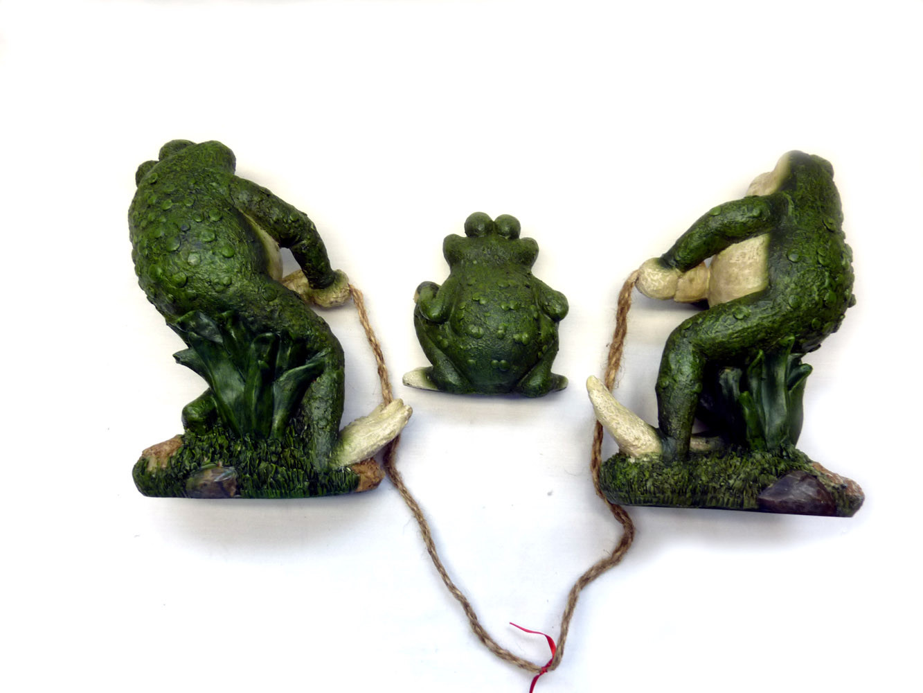 NEW Boxed Resin FROGS for the Pond/Garden/Lawn Set of 3 Jumping Rope/Tug of War