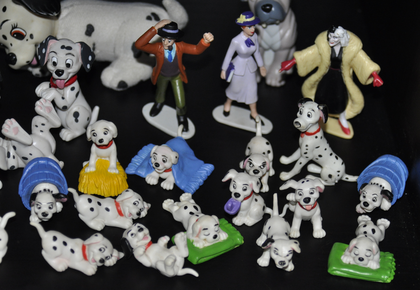 101 and 102 Dalmatians Cartoon Disney Toy Figure Dog Animal Lot