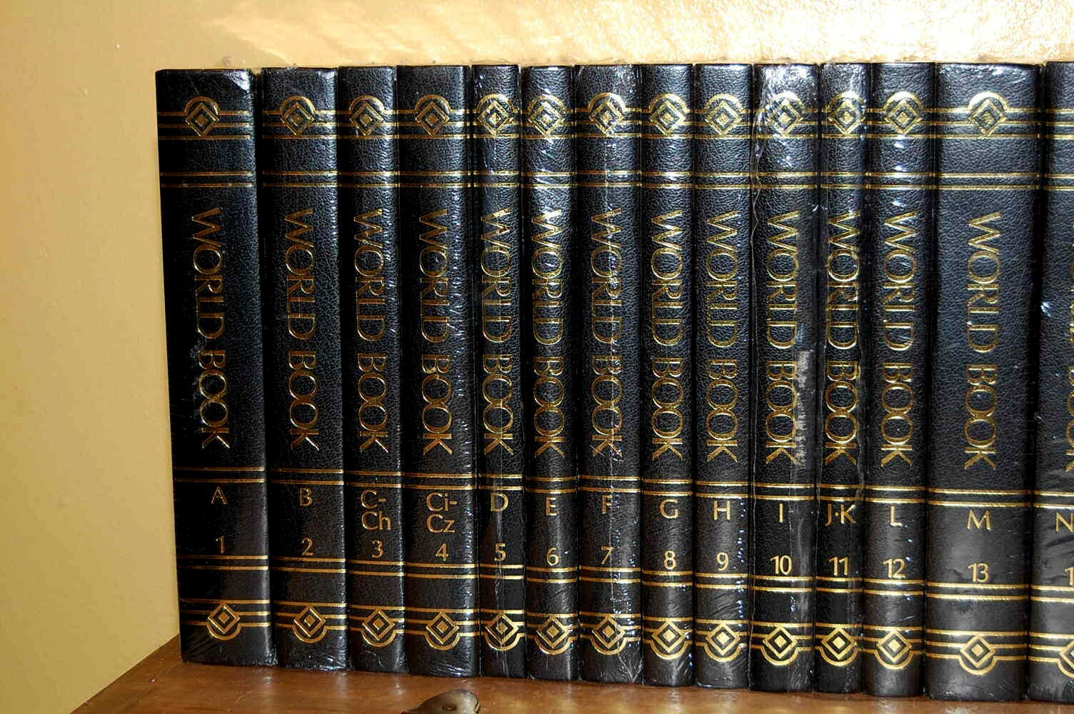 2009 World Book Encyclopedia Book Set Black Gold Embossed + Extras