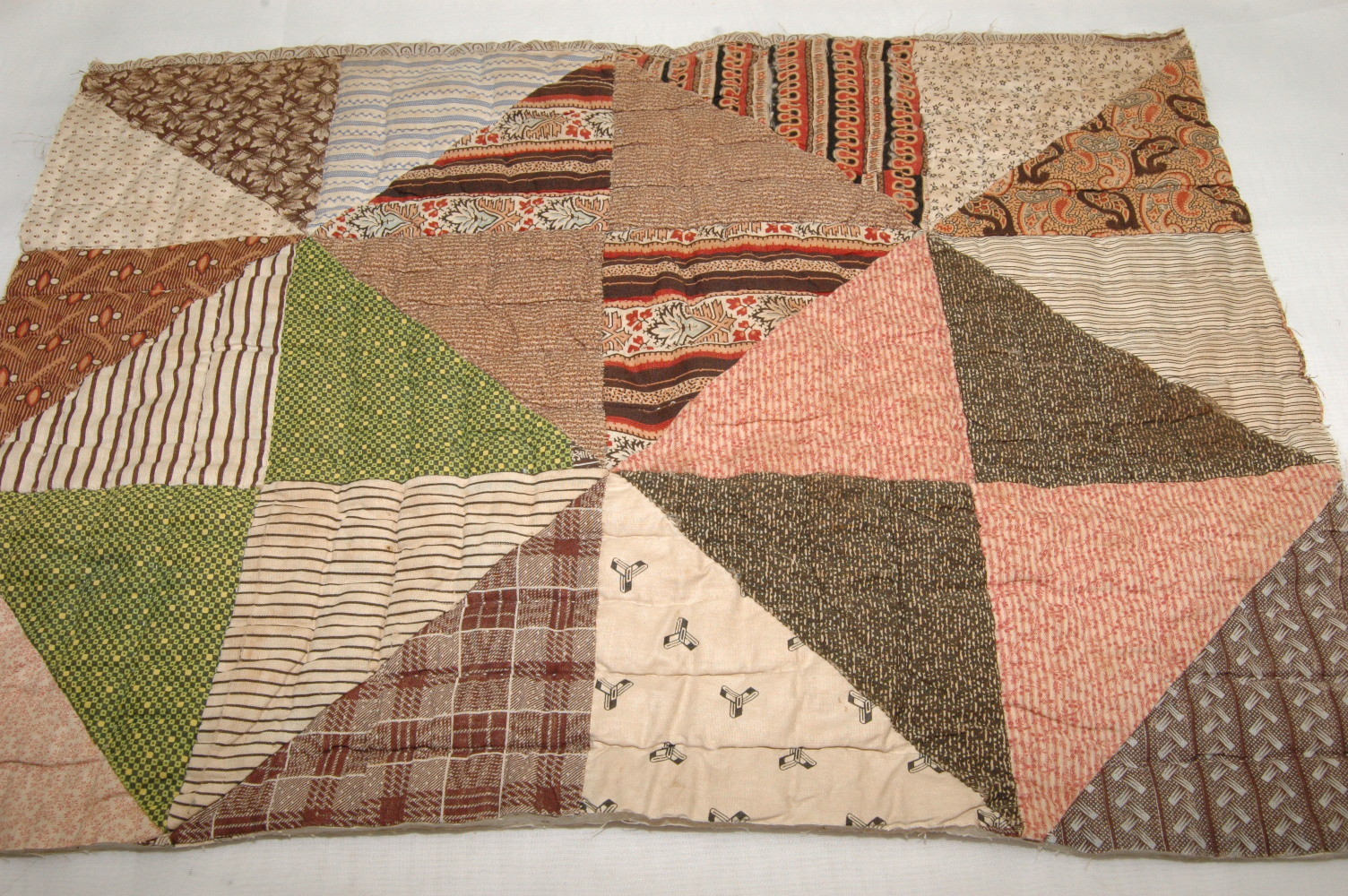 Antique Madder Calico Triangle Patchwork Quilt Piece Runner