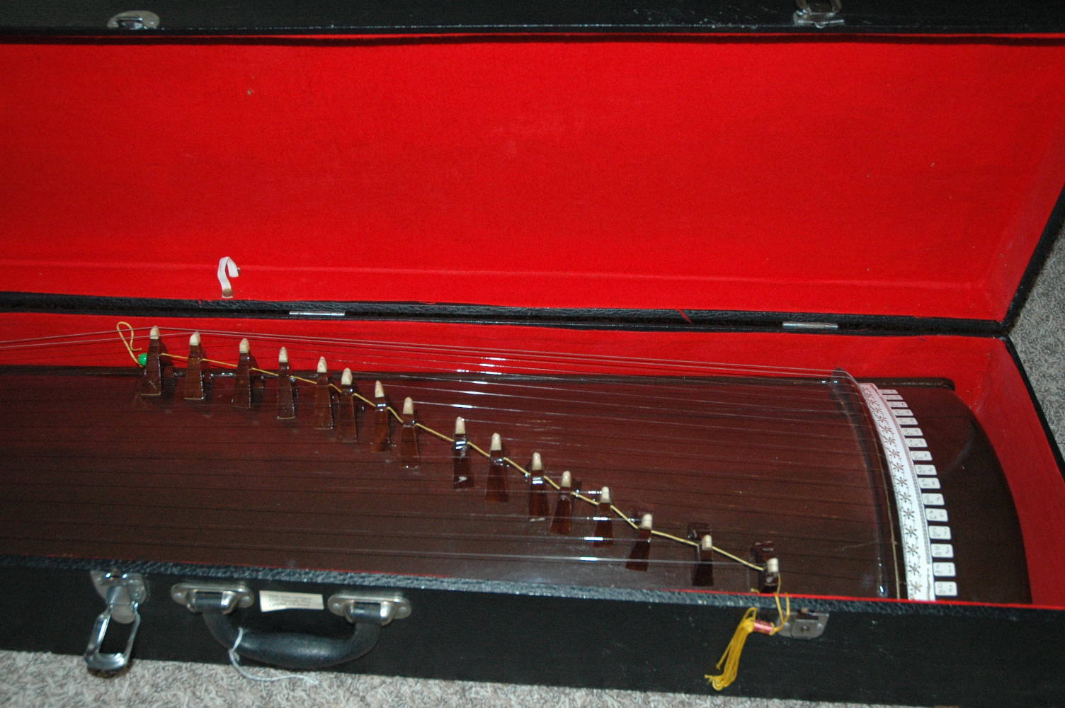 16 string Guzheng- steel strings  in hardshell case- excellent condition