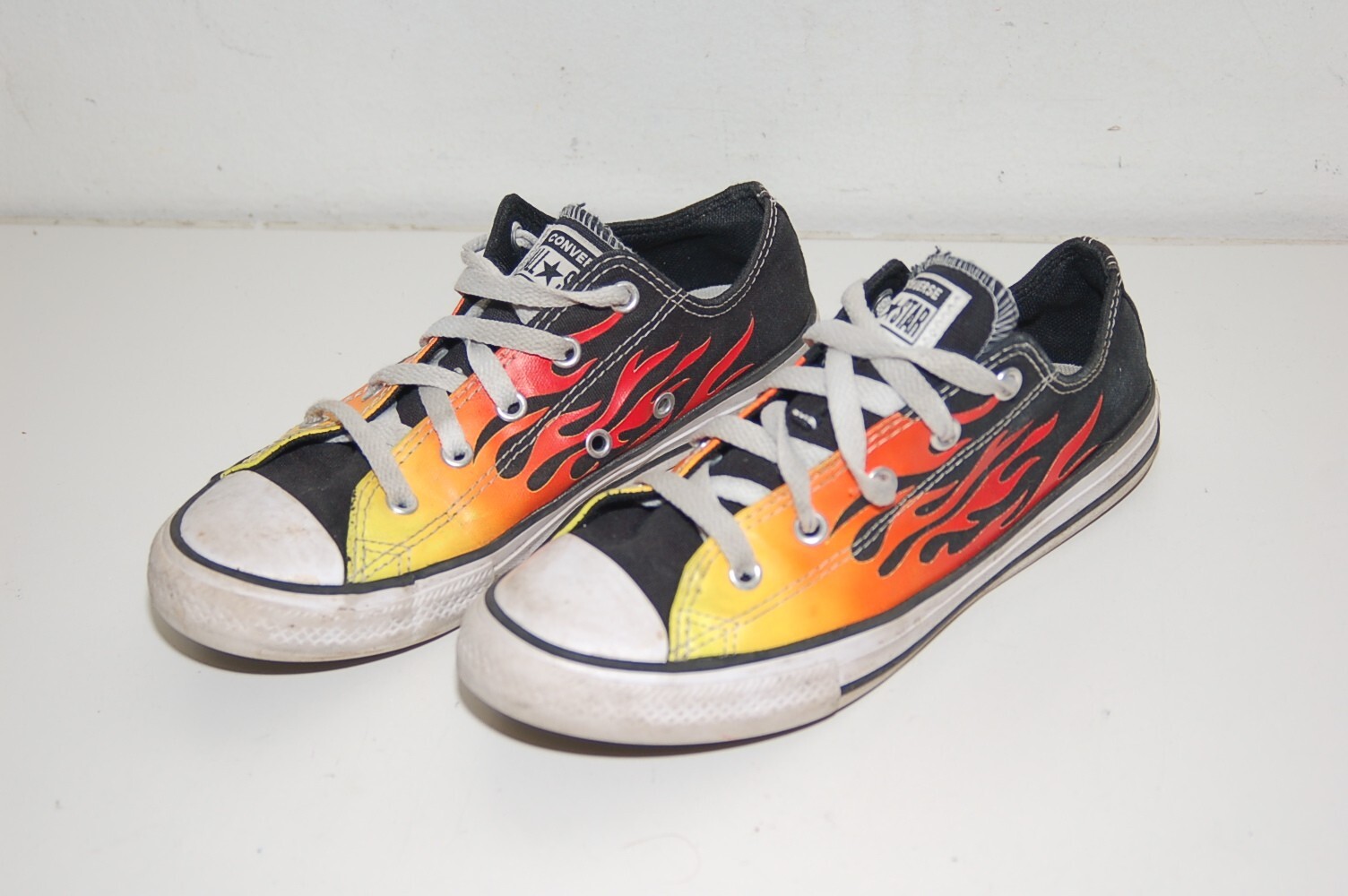 Converse Chuck Taylor Black w/ Flames Low Top Kids 3 | eBay