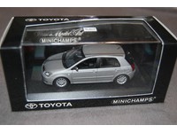 Minichamps 400166171 Toyota Corolla 2001 rot 1:43 NEU//OVP