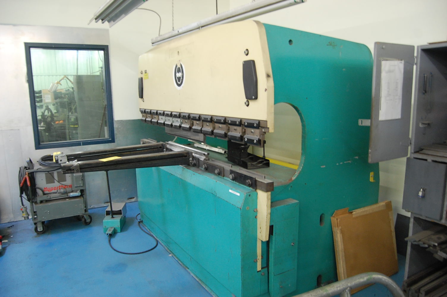 119 ton x 8 ft. Hydraulic Press Brake 4