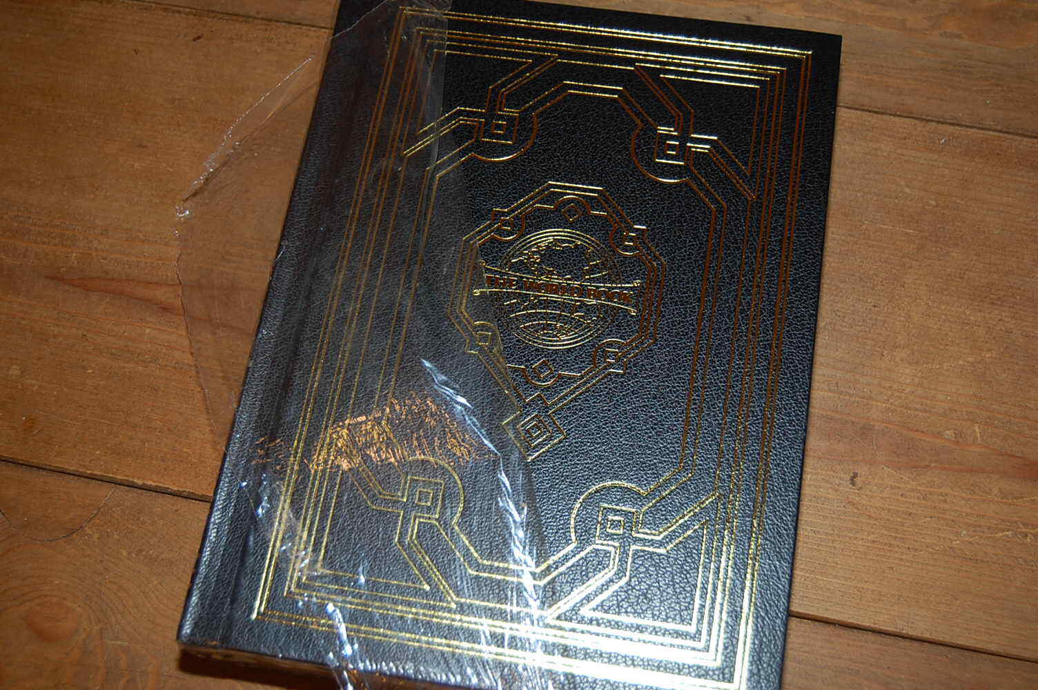 2009 World Book Encyclopedia Book Set Black Gold Embossed + Extras