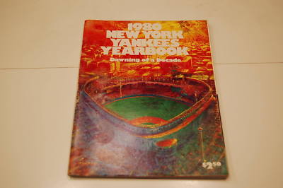 GREAT YANKEE RIVALRIES FEATURE W// FOLDOUT POSTER 1980 NEW YORK YANKEES YEARBOOK