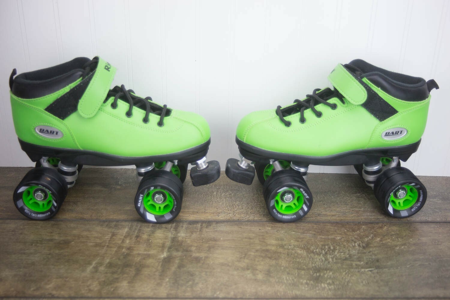Riedell Green Dart Quad Roller Derby Speed Skates with Black Laces