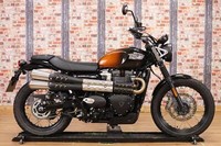 2024 TRIUMPH BONNEVILLE SCRAMBLER 900 STEALTH EDITION - 2,738 MILES AND 1 OWNER!