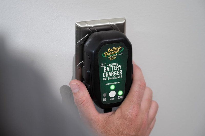 Junior 12V, 800mA Battery Charger and Maintainer for Lead Acid and Lithium Batte