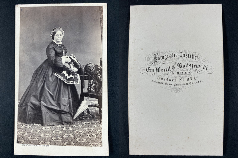 Graz, Dame Brodeuse Vintage Cdv Albumen Print