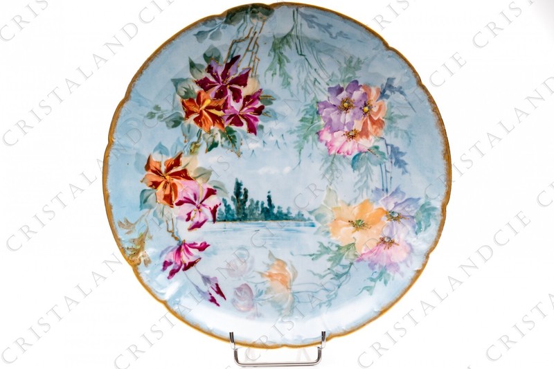 Plat Fleuri Par Haviland. Flowered Dish By Haviland