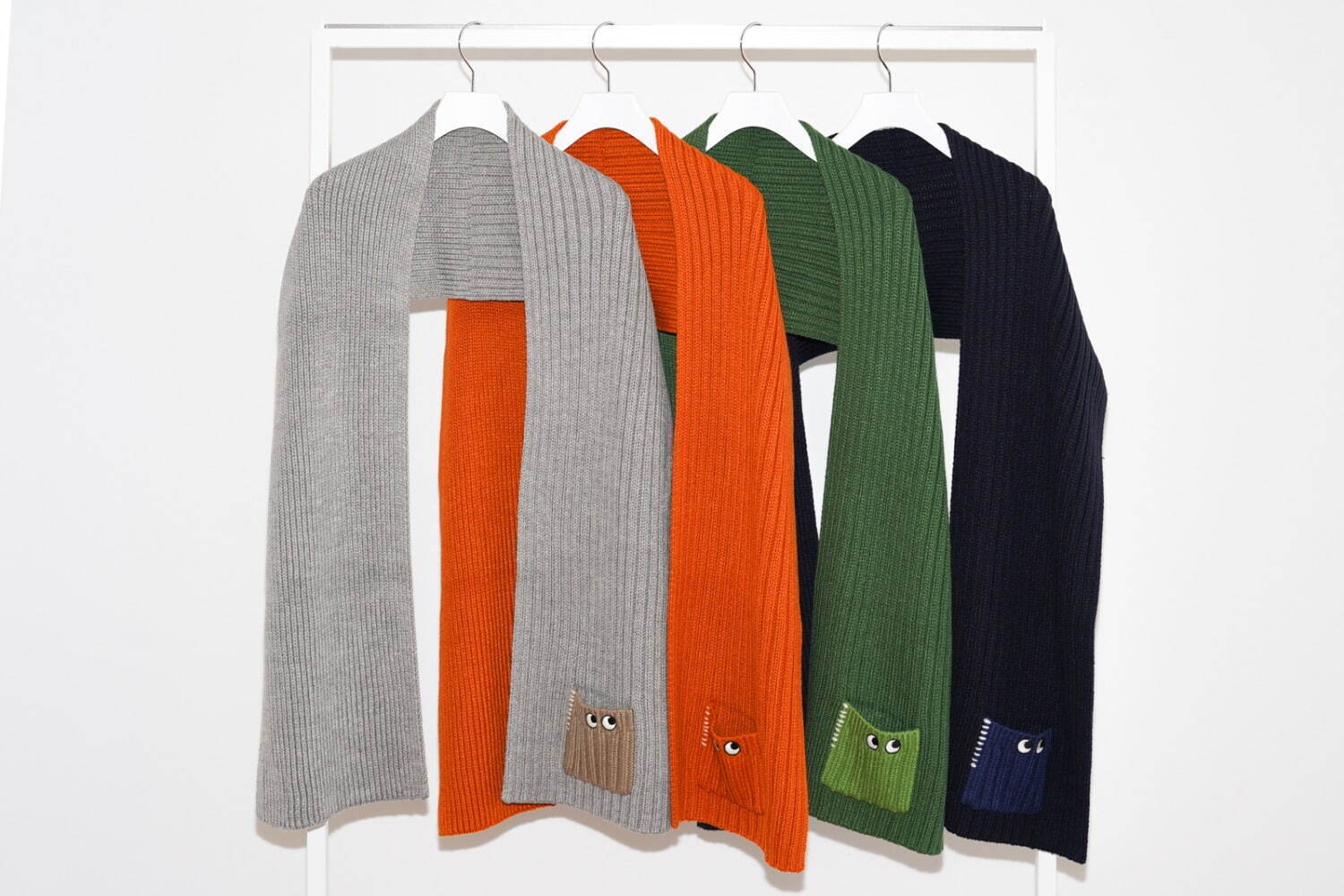 ANYA HINDMARCH ストール 71500円 _57.JPG?set_id=8800005007