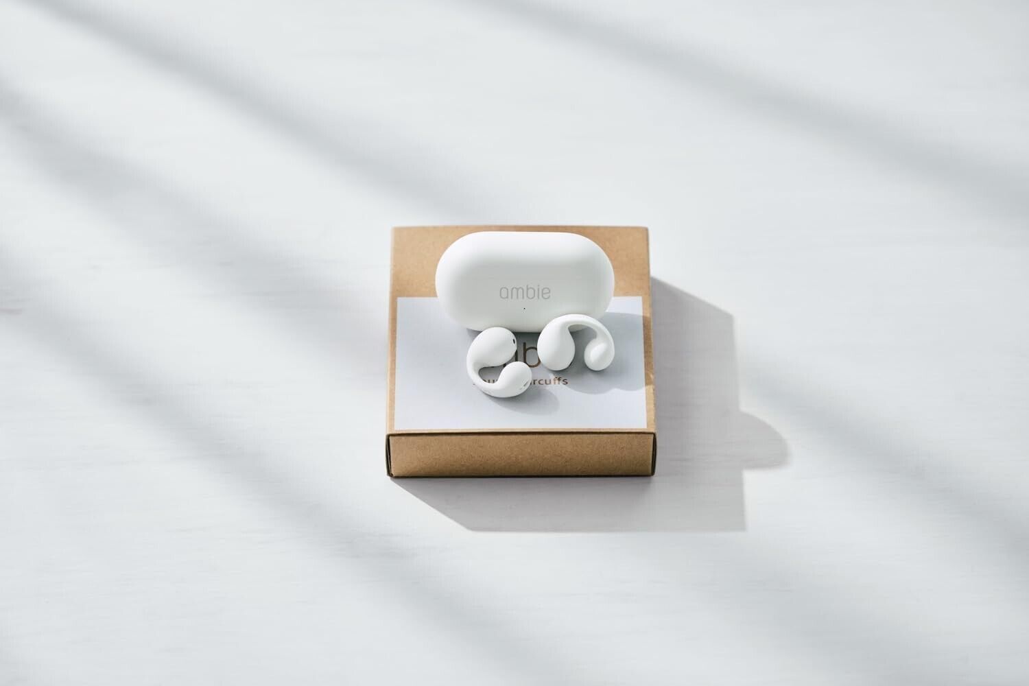 Ambie Sound Earcuffs AM-TW02 White Open-Ear Wireless Ambie Sound Earcuffs AM-TW02 White Open-Ear Wireless