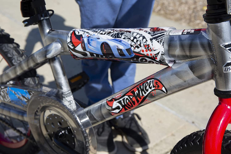 Dynacraft Hot Wheels Bike Boys 18 Inch with Kickstand