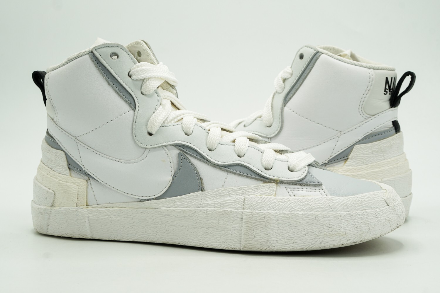 sacai × NIKE BLAZER MID WHITE Nike x Sacai Blazer Mid 