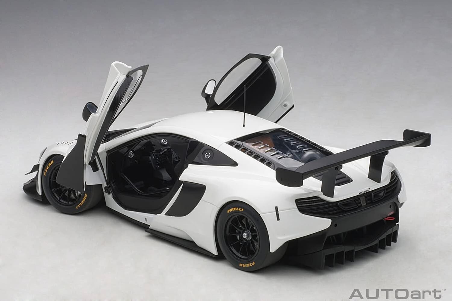 Finished product AUTOart 1/18 McLaren 650S GT3 White from